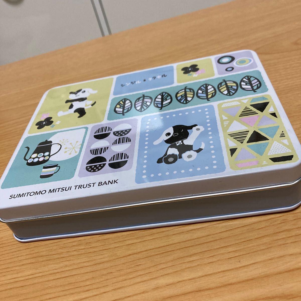 【非売品】三井住友信託銀行☆シンジル&タクセル☆文具入り缶ボックス (マスキングテープとメモ帳入り)拍卖