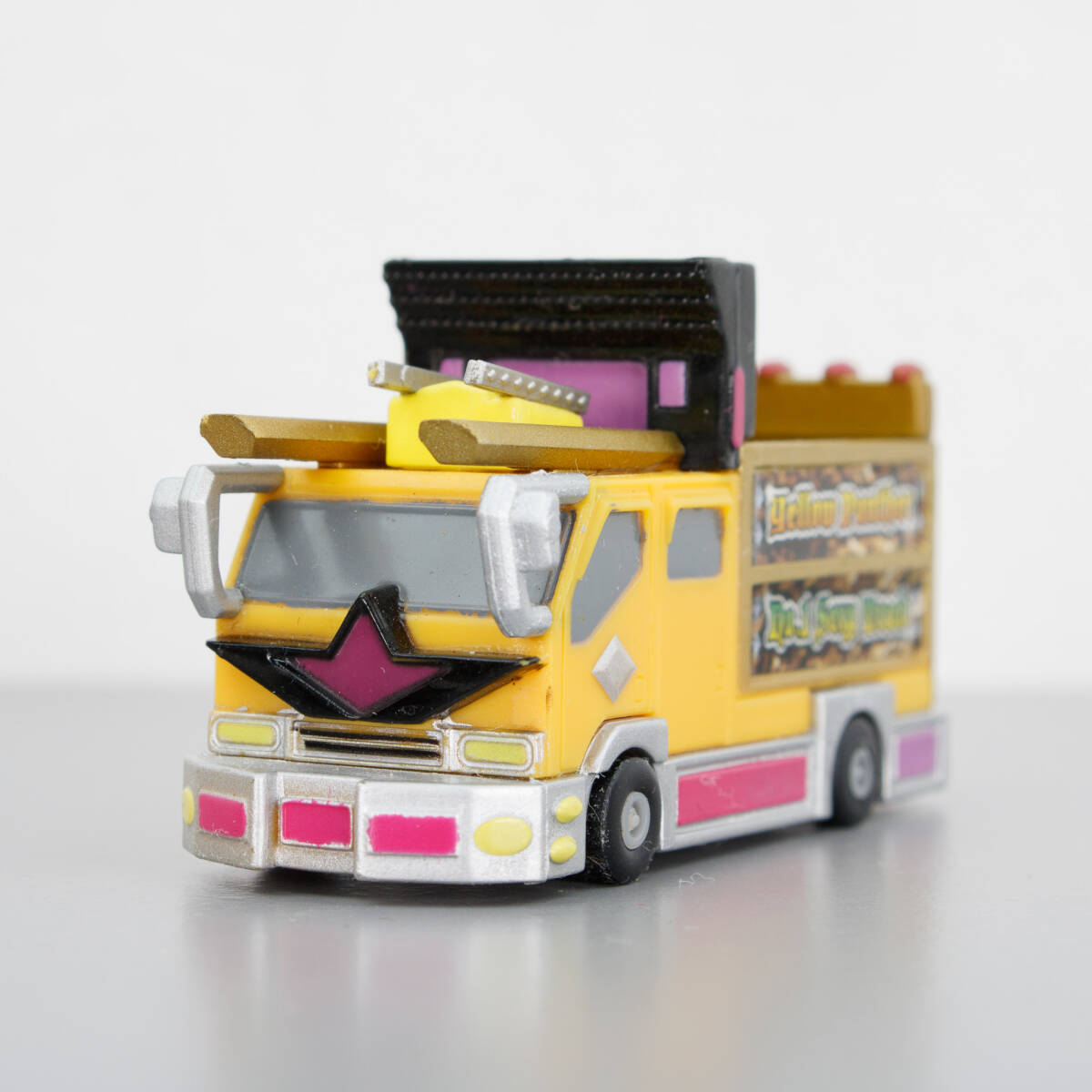 カプセル 爆走トラッカー 小型 no1 Sexy Trach 黄 イエロー デコトラ アートトラック トラック ミニカー 模型 ガチャガチャ 今野産業拍卖