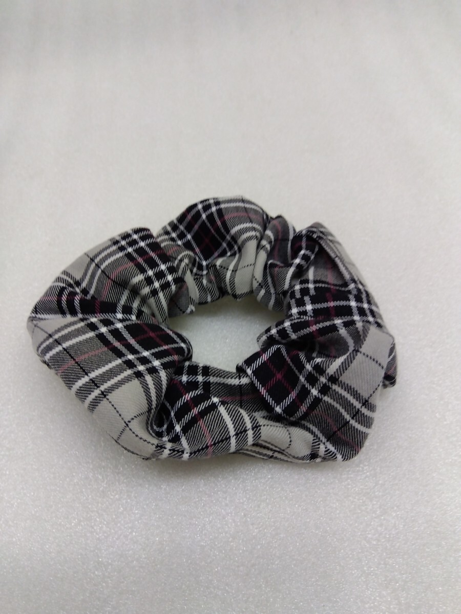 ☆ハンドメイド☆シュシュ グレー・ブラックチェック拍卖