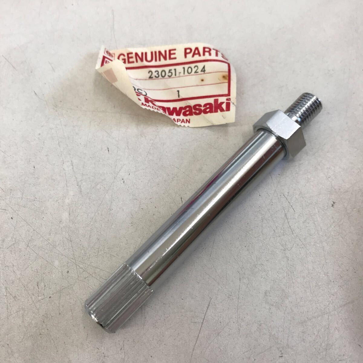 2-15824☆カワサキ 純正 ウインカーボルトステー 23051-1024☆KZ1000 Z250拍卖