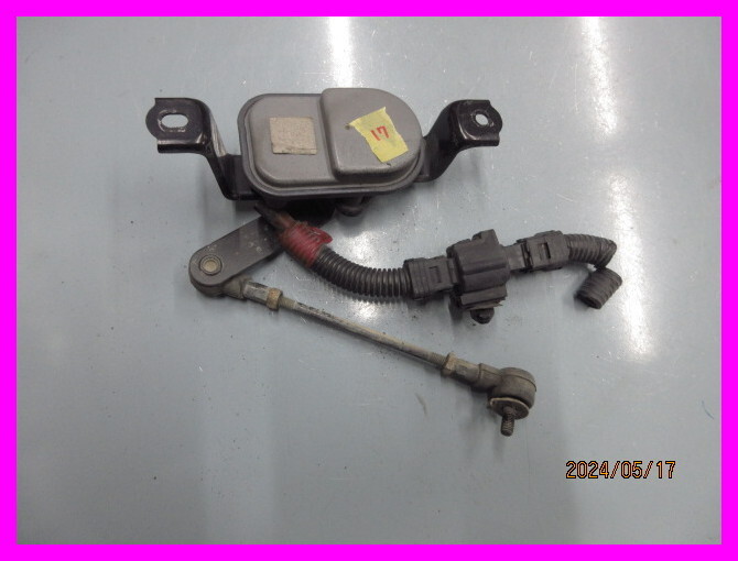 ★送料600円★31 後期 セルシオ 左前 UCF31 30 UCF30 フロント ハイトコントロールセンサー 車高センサー ハイト センサー 17☆527拍卖