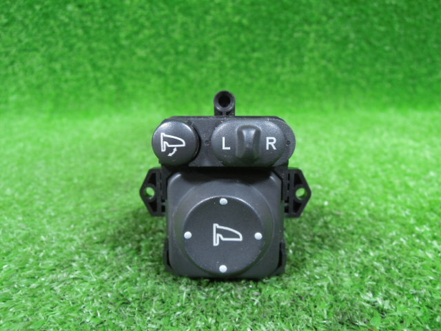 ホンダ シャトル GP8 電動格納 ドアミラースイッチ 中古 13ピン 12589拍卖