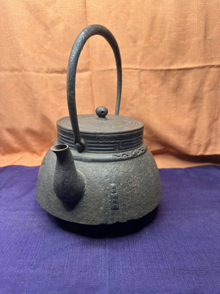 鉄瓶 レトロ 時代物 アンティーク 南部鴻栄堂椿花紋2500ml拍卖