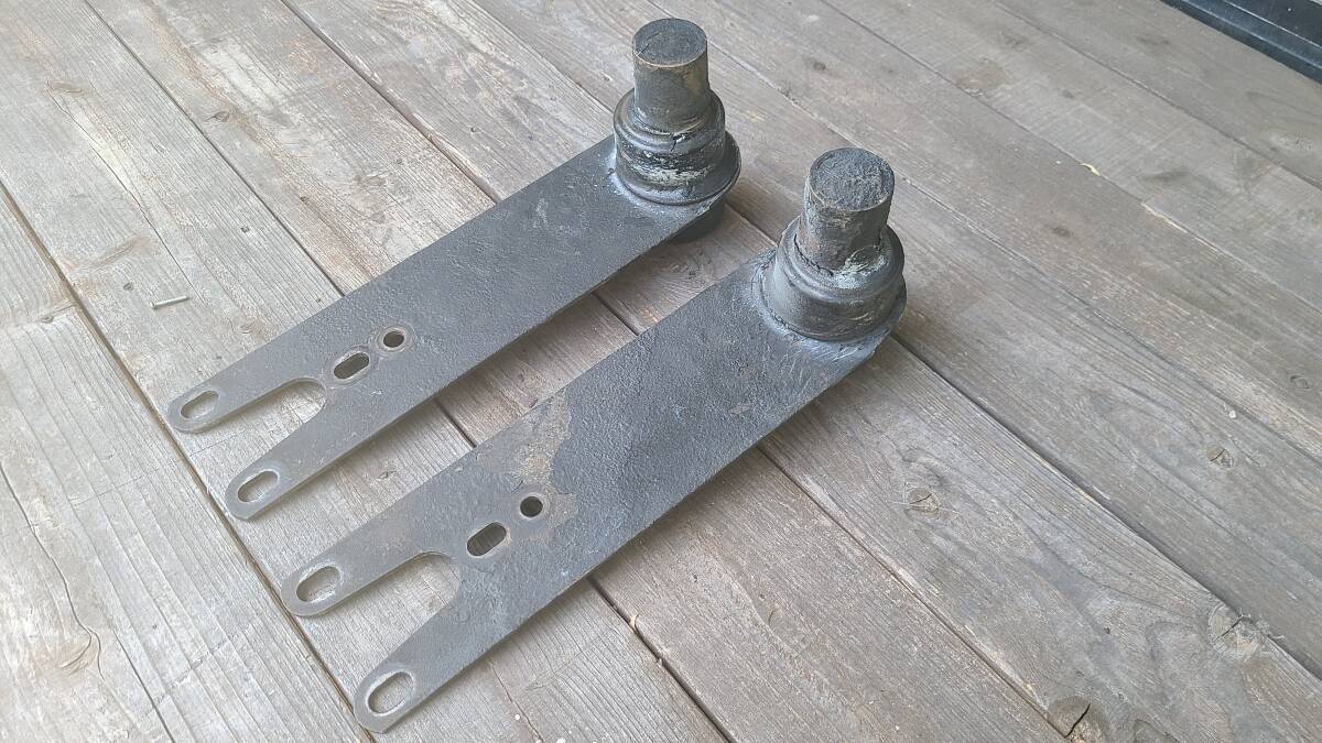 ポルシェ911 ナローポルシェ サスペンション リヤスプリングプレート左右セット中古拍卖