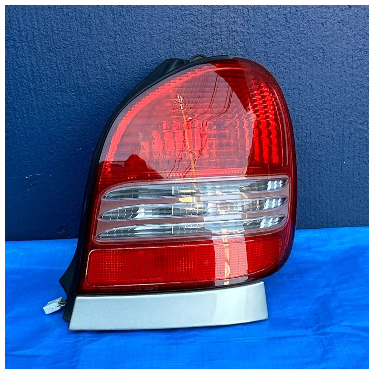 カローラスパシオ AE111 テールランプ 右テールランプ テールランプ 右 トヨタ テールライト拍卖