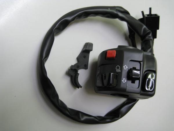 新品★ゼファー400χ(ZR400G)★純正レフトハンドルスイッチ拍卖