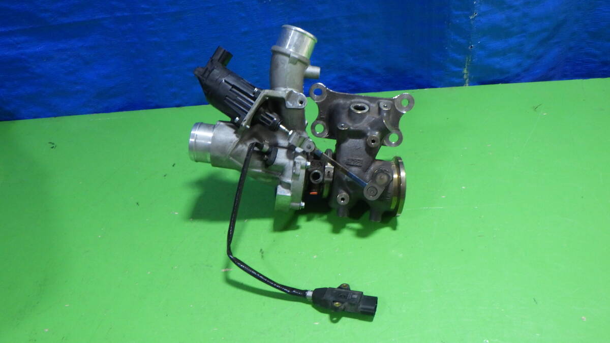 60605-5 スカイライン RV37 400R ターボチャージャー タービン 14411-5CA2D ジャンク品 動作未確認 純正 中古 棚X-12拍卖