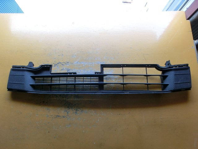 ムーヴ グリル 下側 平成25年 DBA-LA100S フロント バンパー 53113-B2050 カスタムRS ターボ 8.6万km 即決あり拍卖