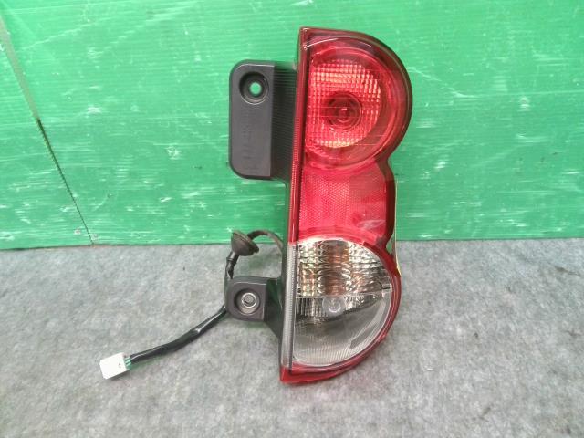 NV200バネット DBF-VM20 右テールランプ DX 5人 26550-JX00A拍卖