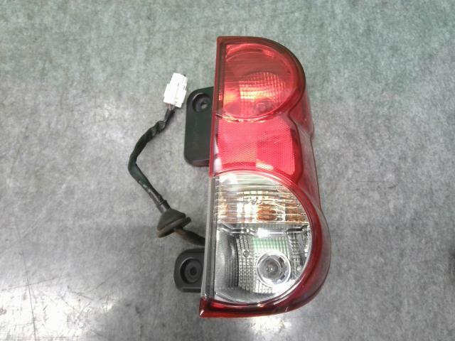 NV200バネット DBF-VM20 右テールランプ DX 5人 26550-JX00A拍卖