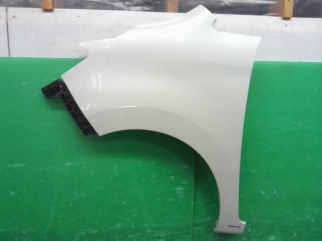ソリオ DBA-MA15S 左フロントフェンダー バンディット 57711-54M50拍卖