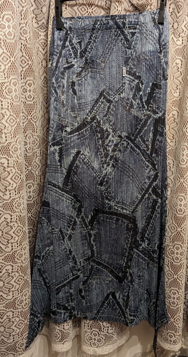 【イッセイ・ミヤケ】プリーツ・プリーズ★デニム転写フレアスカート★濃淡グレー系★シックな黄色ステッチがアクセント!!★SIZE1M-L/レア拍卖