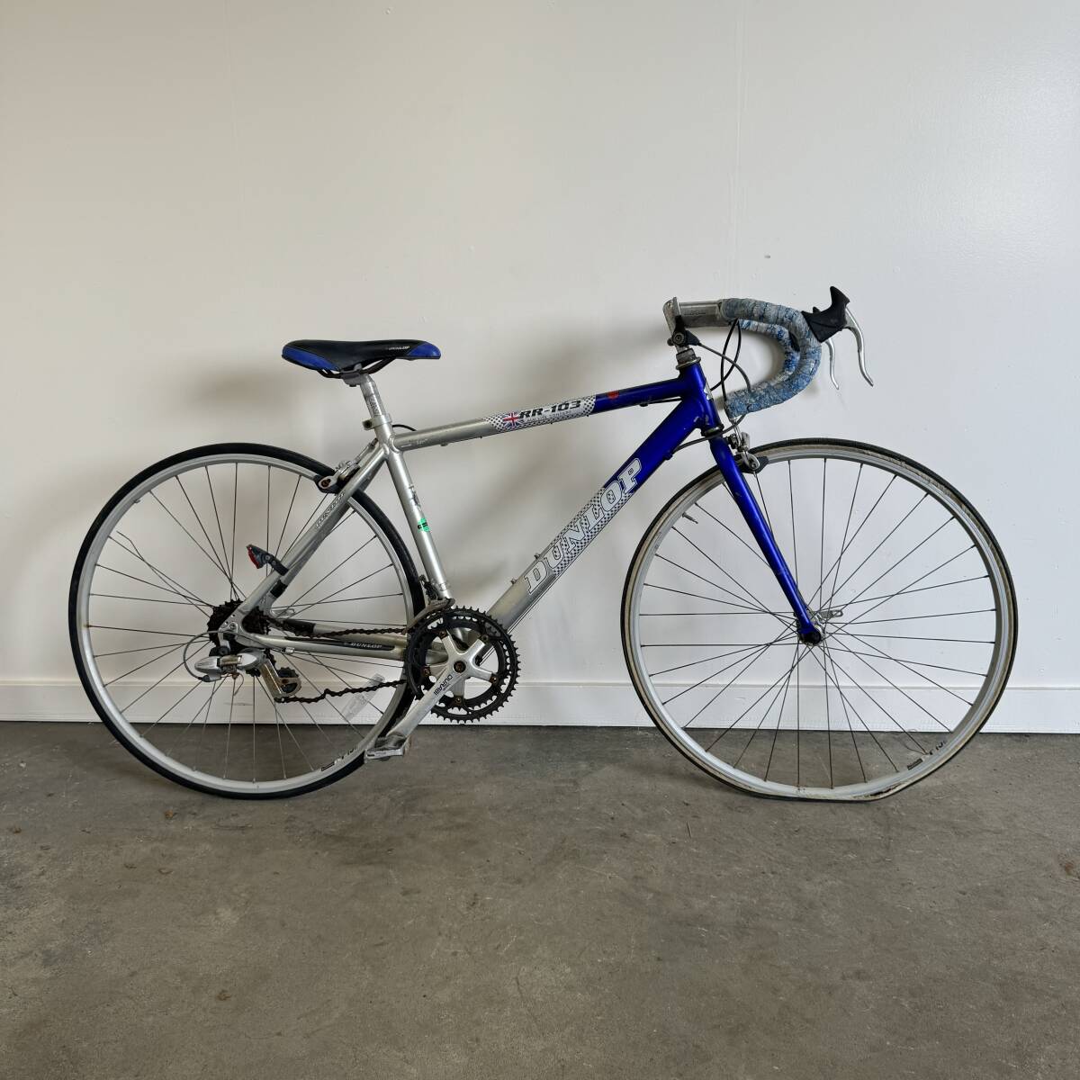 ○i681(B)□岐阜発 △DUNLOP/ダンロップ/ロードバイク/2×7段変速/チェーン固着有り/後チューブ欠品/フロントタイヤパンク/現状品 R6.6/7拍卖