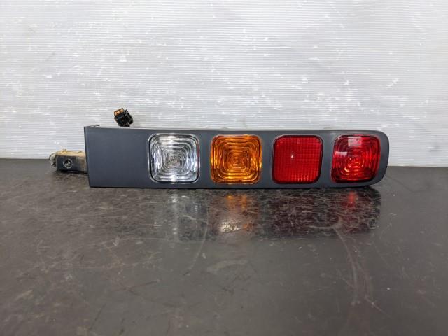 【TS】キューブ UA-BZ11 右テールランプ 4965 26550-3U025拍卖