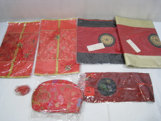 7点 中国 シノワズリ 中国雑貨 テーブルランナー タペストリー カバー ボトルカバー 5連ポーチ アクセケース チャイナ服生地 2拍卖