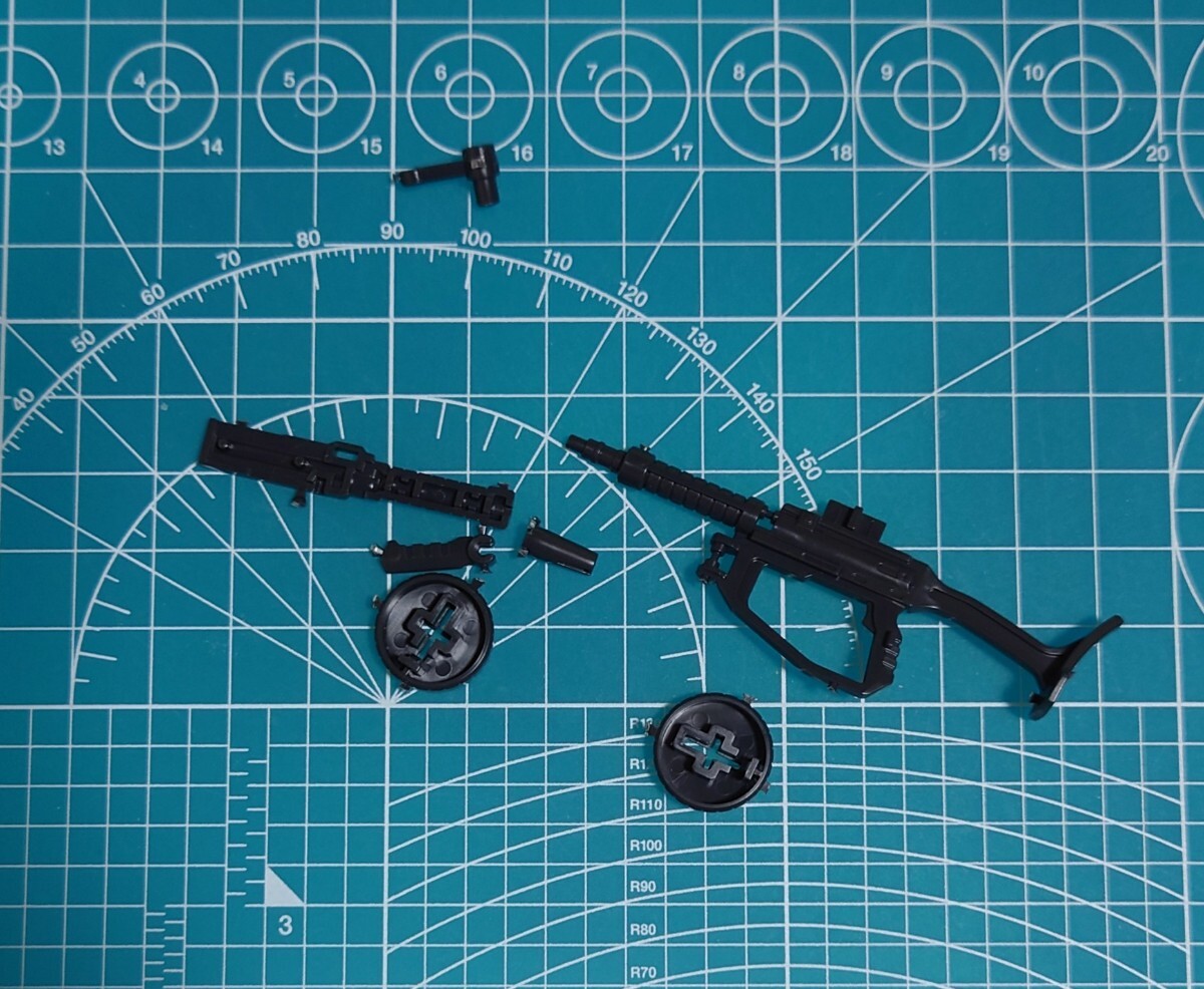 HG 黒い三連星ザク マシンガン拍卖