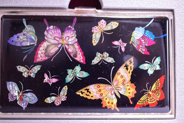 ■韓国 伝統工芸■螺鈿細工 名刺入れ■対の蝶・黒■送料無料!■拍卖