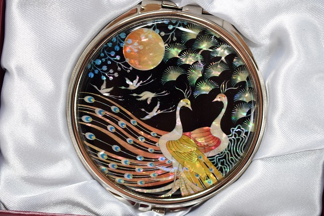 ◆◆韓国 伝統工芸◆螺鈿細工 コンパクトミラー◆月と孔雀◆送料無料!◆◆拍卖