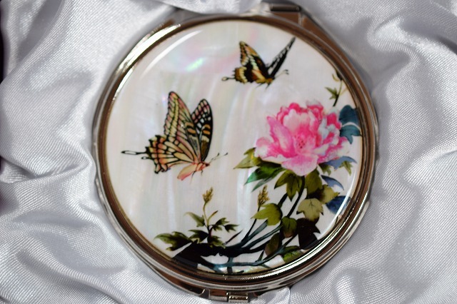 ◆◆韓国 伝統工芸◆螺鈿細工 コンパクトミラー◆花とアゲハ◆送料無料!◆◆拍卖
