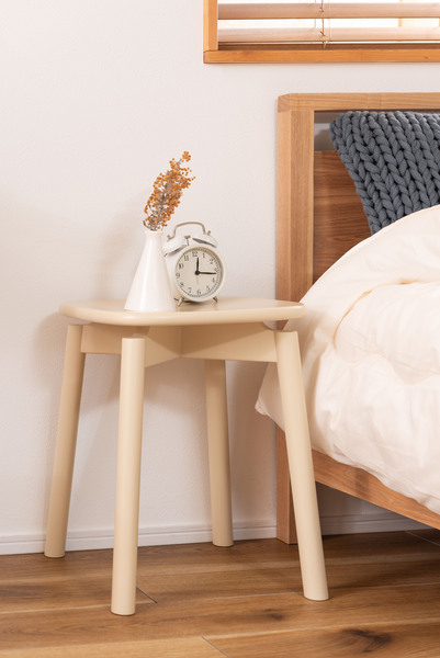 天然木のシンプルデザインスツール サイドテーブル 木製 アイボリー色拍卖