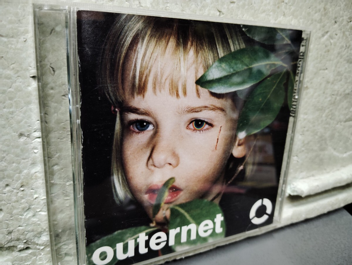 globe outernet 拍卖