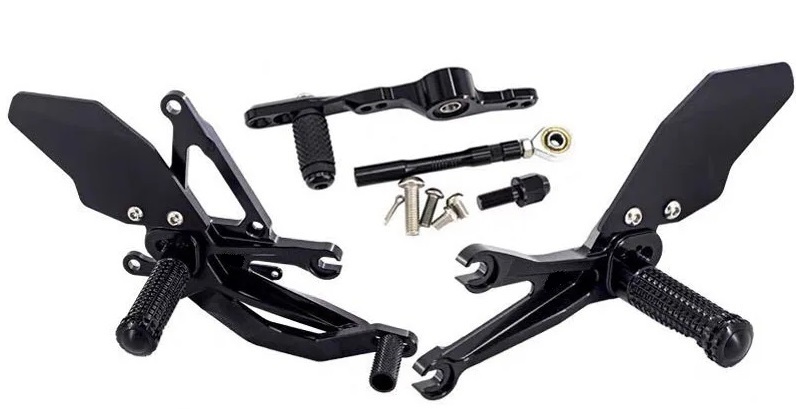 お買い得 高品質 ヤマハ YZF-R7 R7 RM39J クイックシフター用 バックステップ 2022~2024 ブラック拍卖