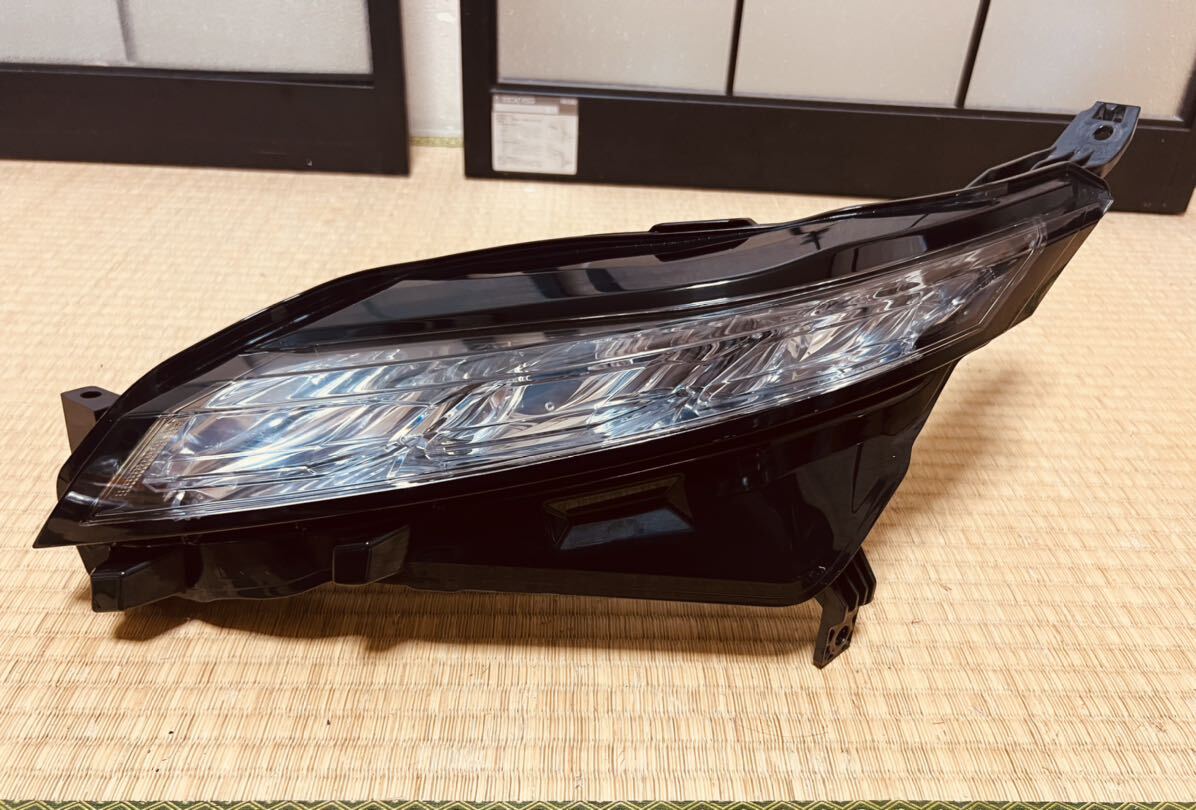 eKクロス 5AA-B34W LED コイト212-23773 左クリアランスランプ拍卖