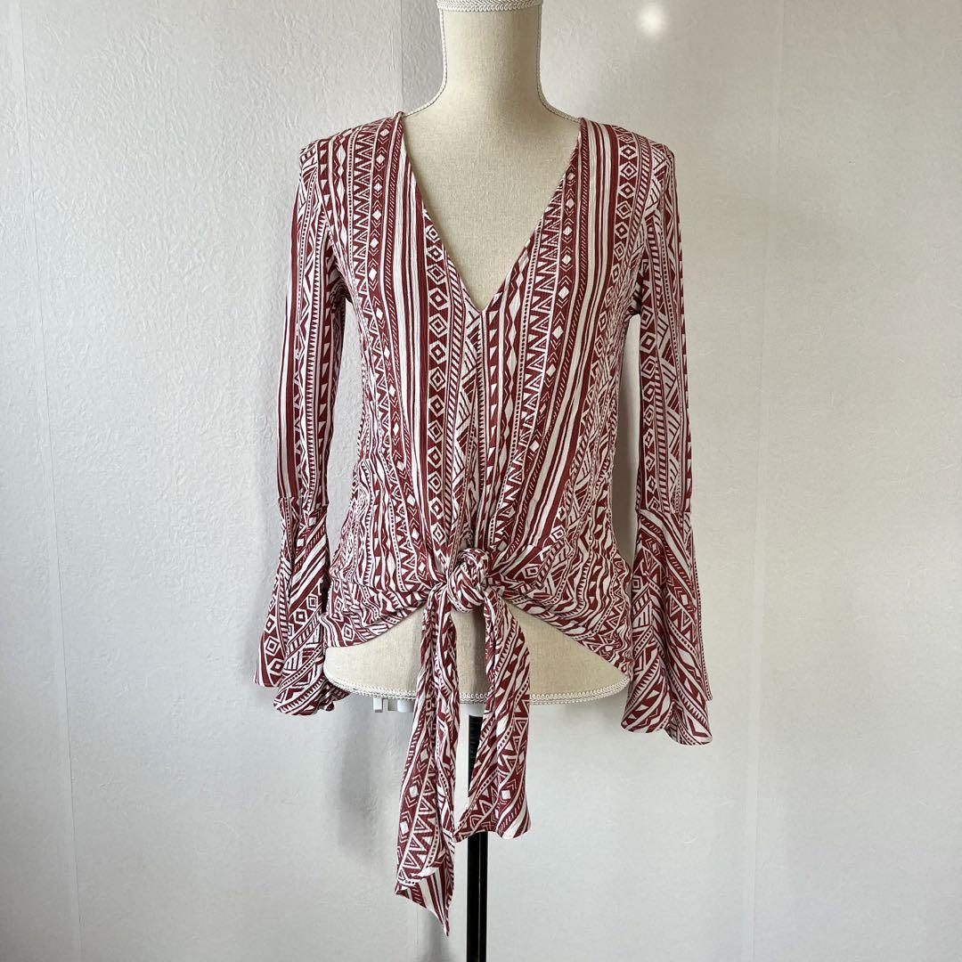 古着 総柄シャツ ベルスリーブ Vネック ビーチ リゾート M 赤 白 民族柄 レーヨン レイヤード拍卖