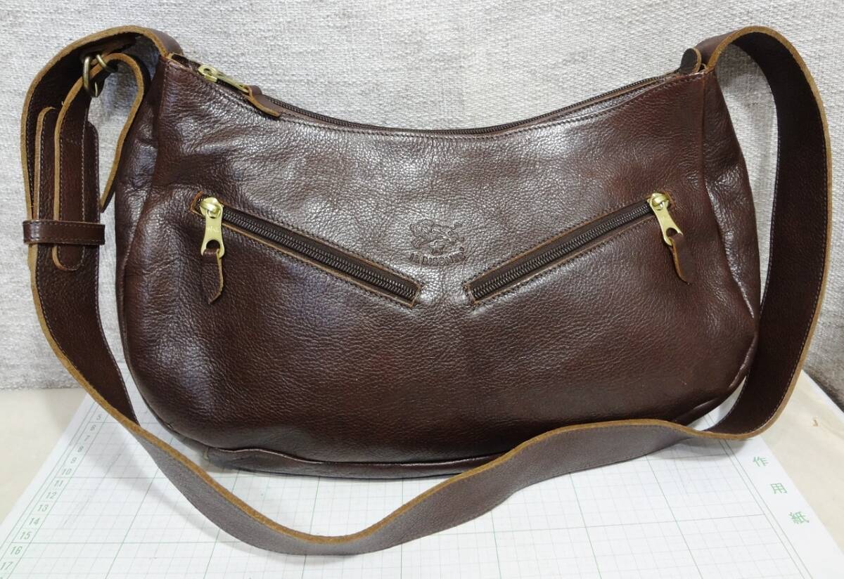 【美品 人気】 IL BISONTE イルビゾンテ オールレザー ショルダーバッグ 斜め掛け 日常使い拍卖