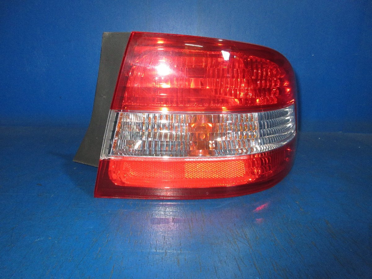 トヨタ ウインダム GF-MCV21 右 テールライト ランプ 中古品 点灯確認済 (K拍卖