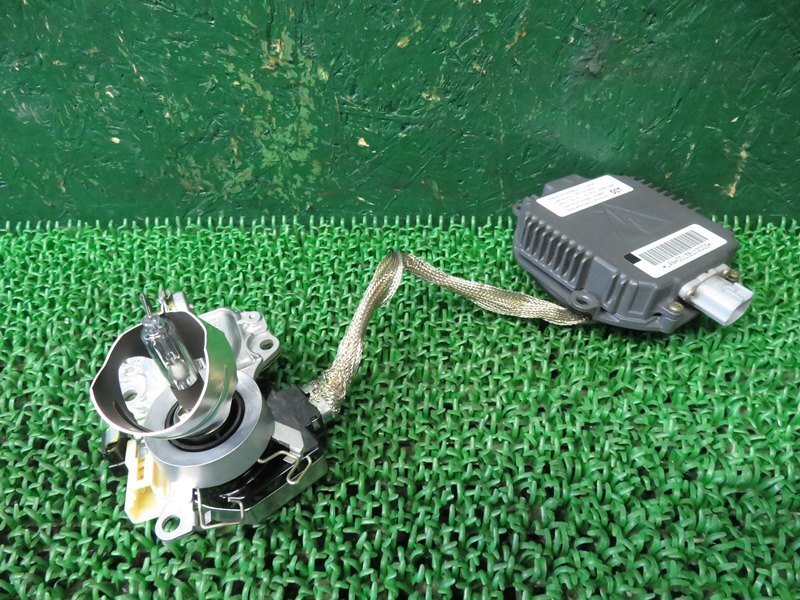 『psi』 日産 TU31 プレサージュ 右ヘッドライト バラスト & バーナー拍卖