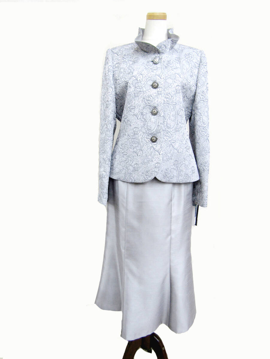レディーススーツ グレー系 13号 ご両家お顔合わせ、結婚式にどうぞ お家で洗えます! 未使用品拍卖