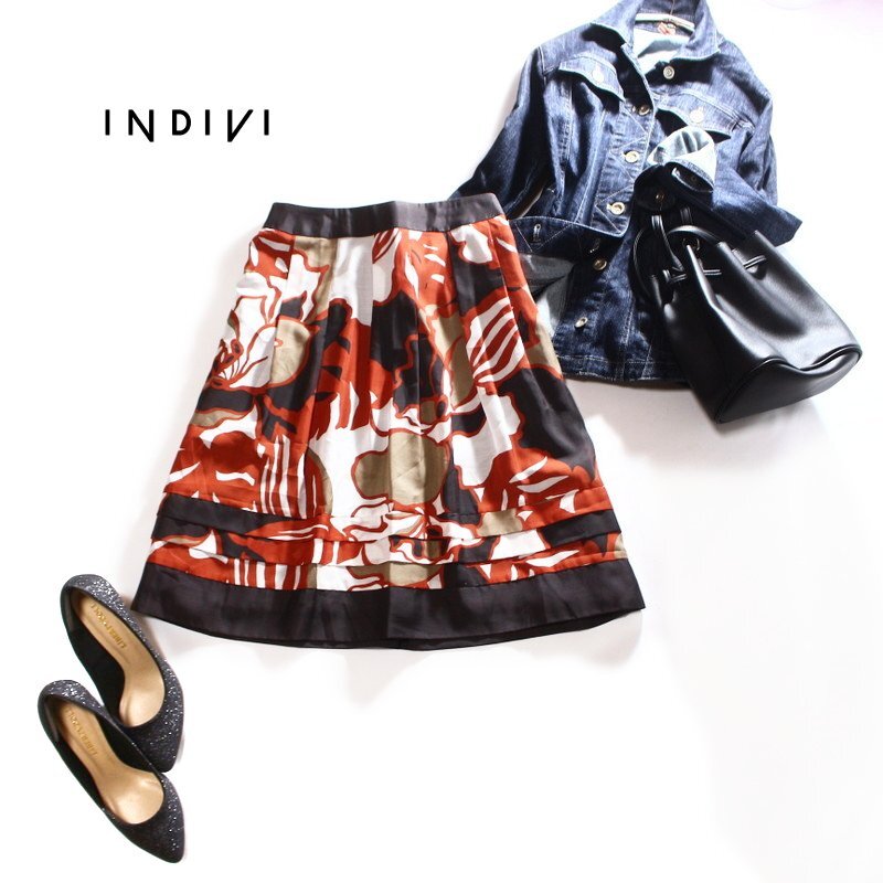 美品 インディヴィ INDIVI 株) ワールド 春 夏 涼し気 フラワー プリント シフォンスカート フレアスカート 膝下丈 36 ブラウン オレンジ拍卖