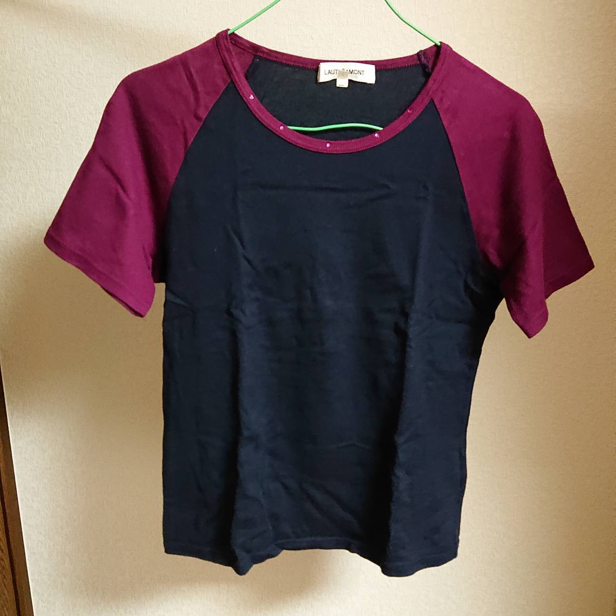 中古 女性用Tシャツ 2号サイズ(M) ピッチリ系 紫と黒 ネックにキラキラアクセント ノーブランド まとめ発送可拍卖