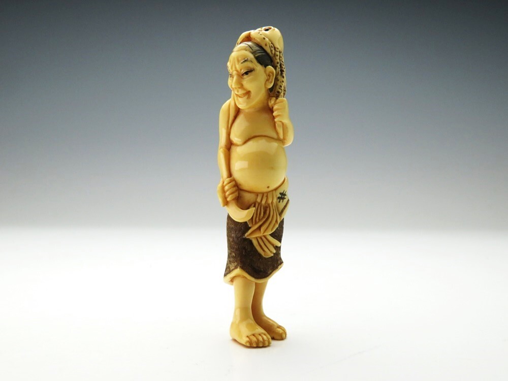 【7904】堤物(検=印籠・緒締め)明治~/ 牙 タコに人物 根付(初品・買取品)拍卖