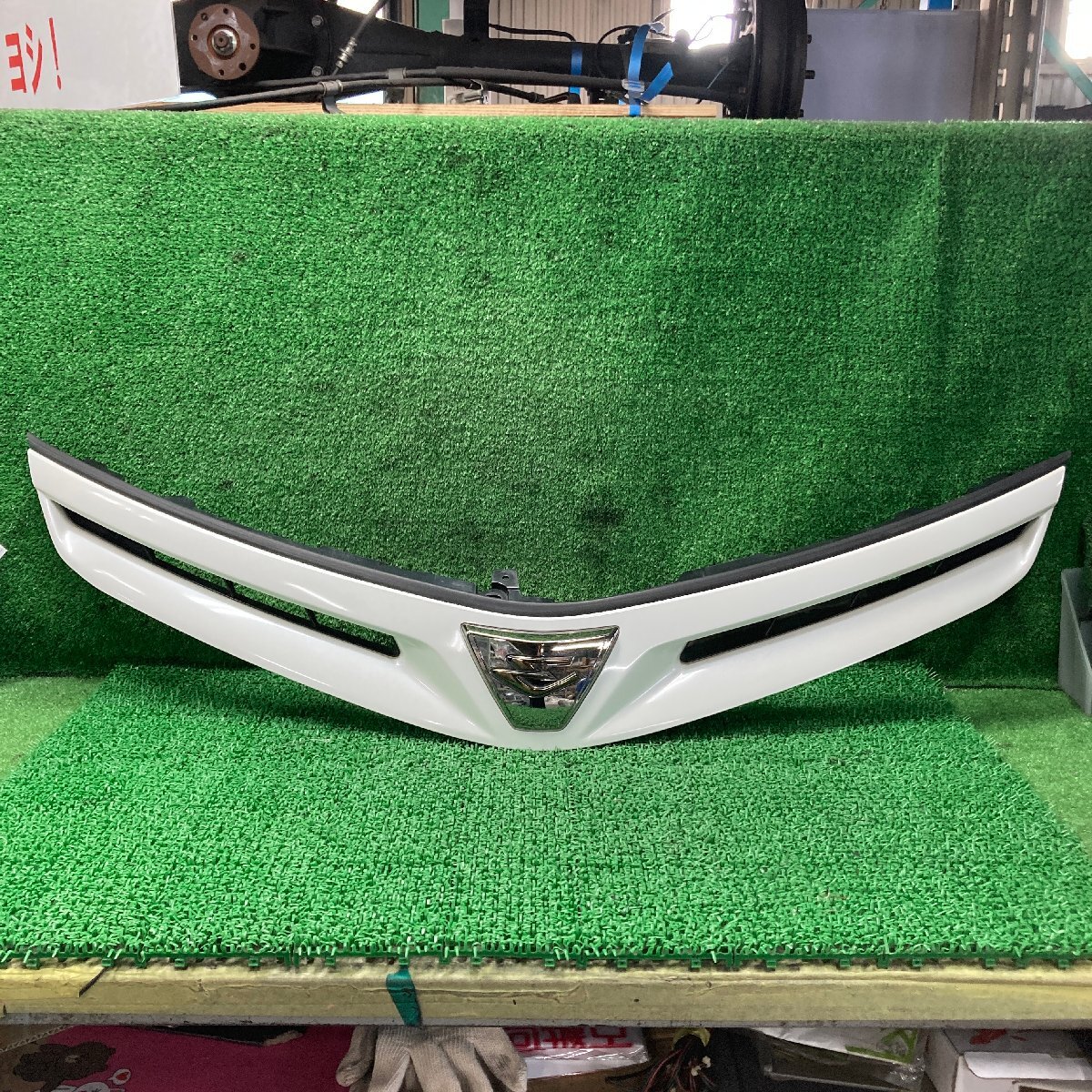 ♪♪エスティマ アエラス ACR50W フロントグリル ラジエターグリル カラー 070 (W5559)♪♪拍卖