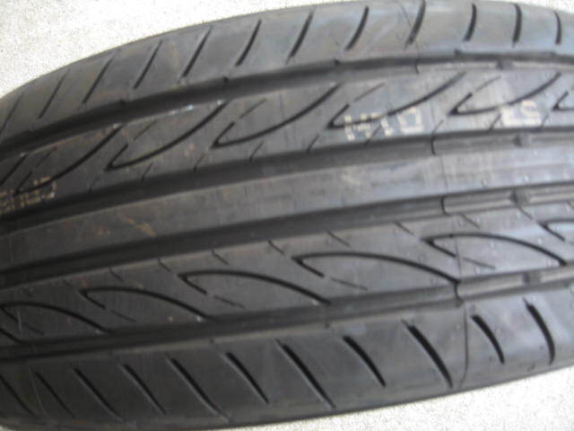 ☆新品激安☆ヨコハマ FLEVA 215/45R18 1本拍卖