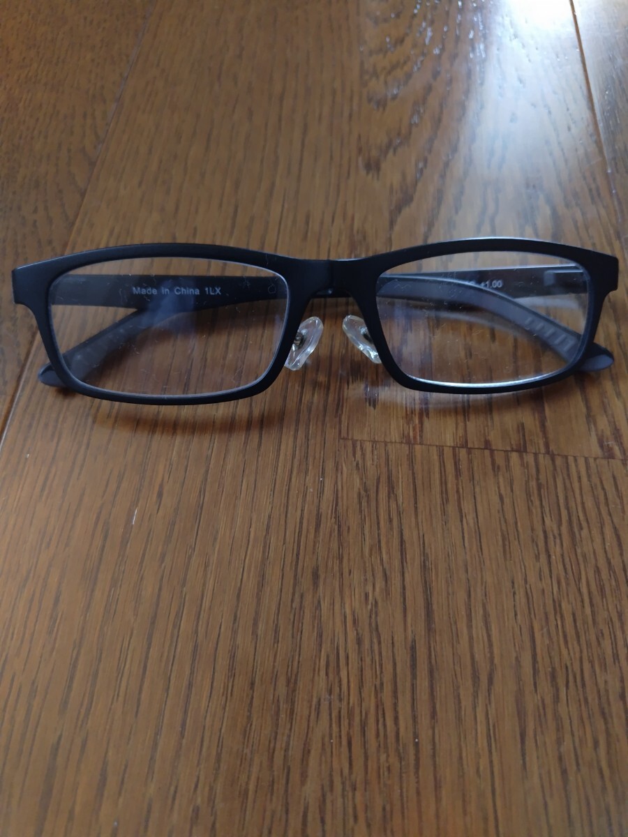 中古美品 柔らかフレーム 老眼鏡 +1.00 レターパックプラス拍卖
