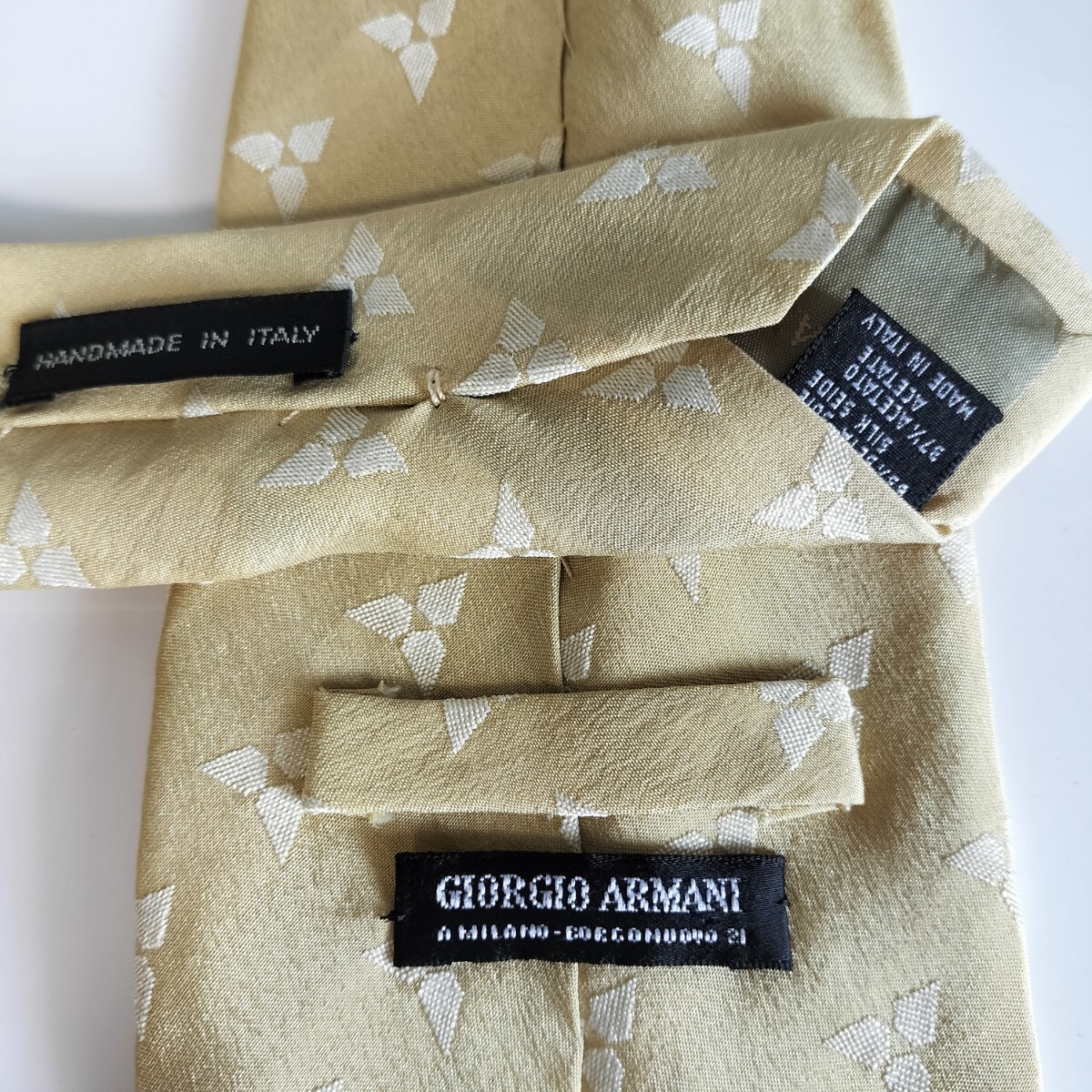 GIORGIO ARMANI(ジョルジオアルマーニ)ベージュ三角柄ネクタイ拍卖