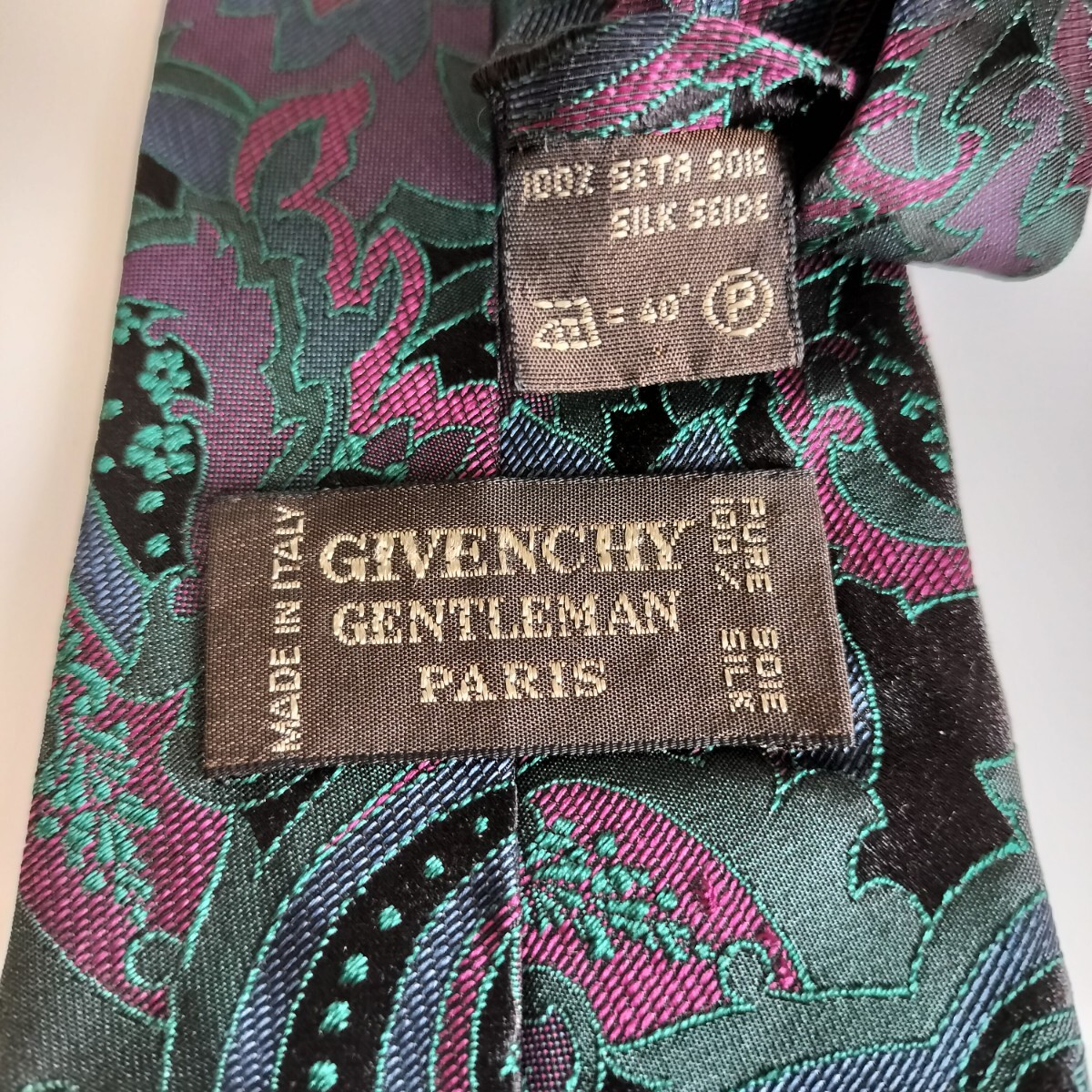 ジバンシィ (GIVENCHY)ジバンシー黒赤緑デカ柄ネクタイ拍卖