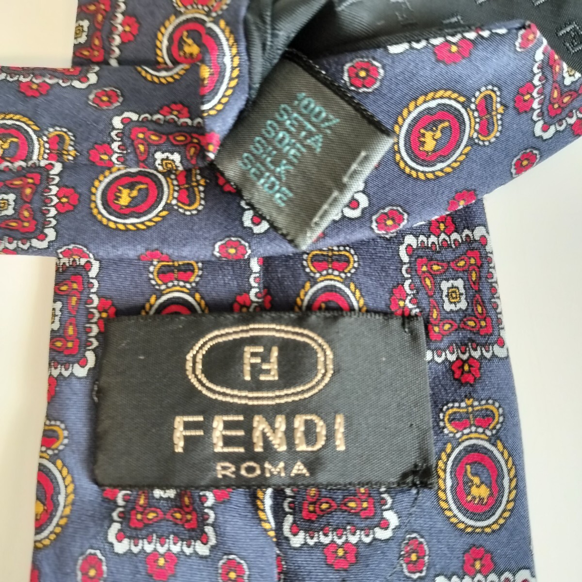 FENDI(フェンディ)紺赤丸四角ネクタイ拍卖