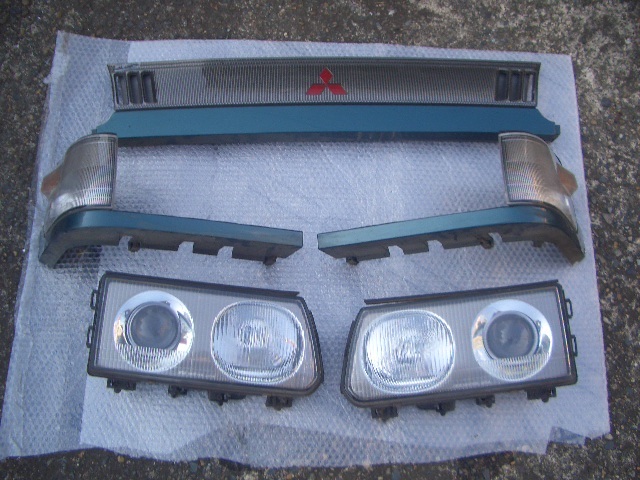 三菱 デリカ スターワゴン P03W P25W 純正 左右 ヘッドライト KOITO 110 37615 長期保管品拍卖