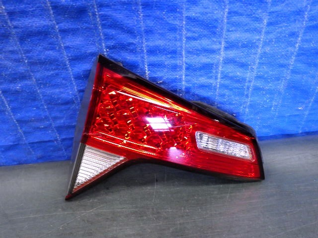 K698 ヴェゼル RU1 RU2 後期 左テール 内 132-62164 E J3 美品拍卖