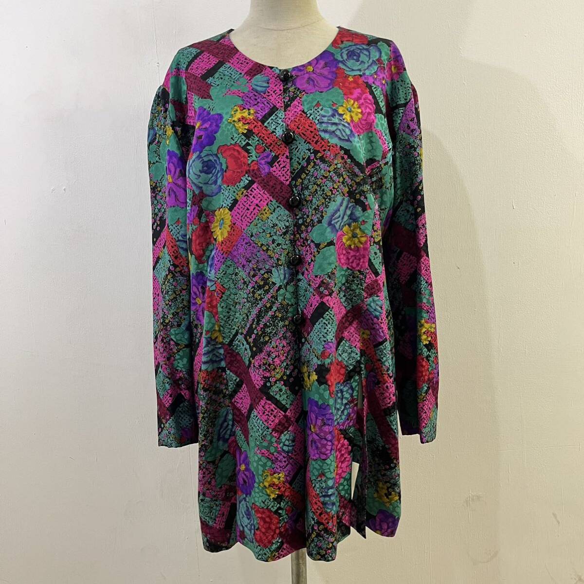 KEIKO AYATA COUTURE Sun crea シルクシャツ ノーカラーシャツ ブラウス 総柄シャツ 花柄 スリットデザイン【レターパックプラス郵送可】M拍卖