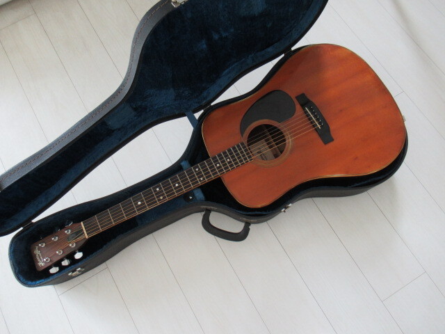 東海楽器ハミングバード(キャッツアイの前身)の「W-250」、1970年代ギターです。拍卖