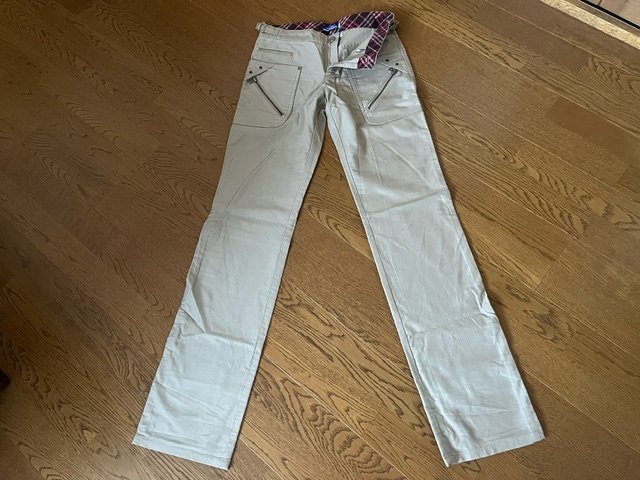 バーバリーブルーレーベル ストレートパンツ 36 b658拍卖