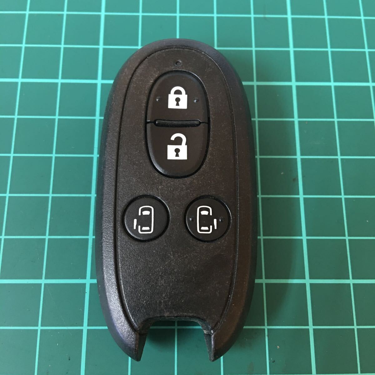 SU12671 点灯 スズキ 純正 007YUUL0212スマートキーレス パレット ソリオ ルークス等 MA15S 日産 スライド 4ボタン拍卖