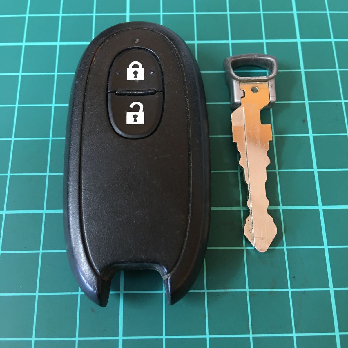 SU12740 点灯 スズキ 純正 007YUUL0212 HE22S ラパン スピアーノ アルト等 2ボタン スマートキー キーレス リモコン拍卖