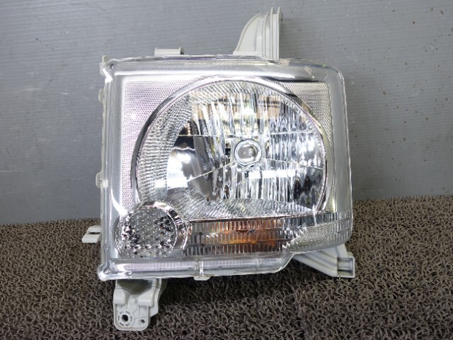 8189 トヨタ ピクシススペース L575A ヘッドランプ左 ヘッドライト左 100-51963拍卖