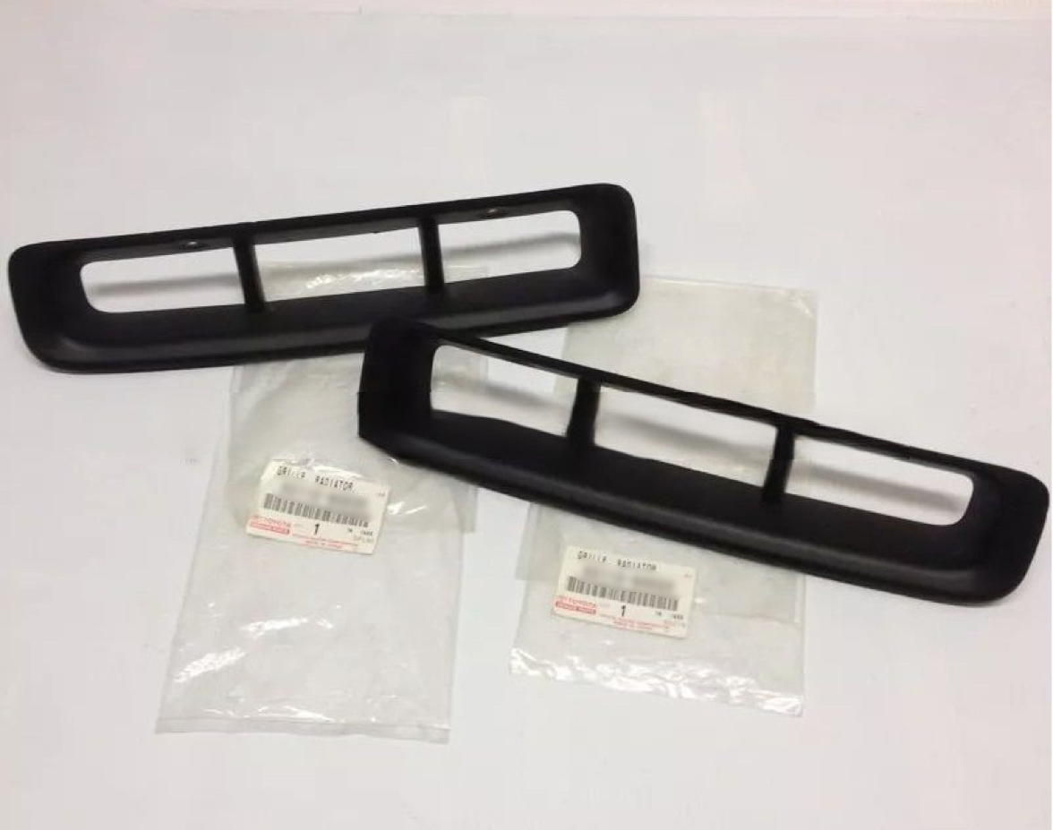 【希少・残僅か】純正品 ランクル80 ランドクルーザー80 ラジエーターグリル LWR 左右セット GX VX VX-Limited 1992/08 - 1998/01拍卖